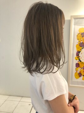 インビテーション(invitation) 【invitation】透明感オリーブベージュ