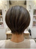 耳掛け丸みショート