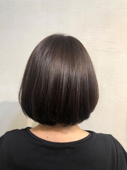 ヘアールームノエル(Hair room Noel)の写真/《白髪をカバーしながら明るめのデザインも可能◎》上質なグレイカラーでツヤ感のある仕上がりに♪