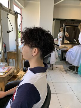 アイズ 海老名(AIZU) 波巻きパーマ波巻きスパイラルパーマセンターパート王道マッシュ