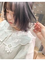 アウラ(AURA)&nbsp;顔周りレイヤーウルフカットレイヤーカット