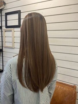 リリー(Lily) 《Lily*渡邊》【酸熱トリートメント】しなやかまとまりロング