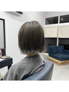 チーク(CHiiK) オリーブグレージュ（ブリーチ履歴あり）