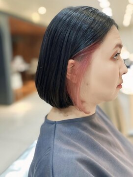 ザビー(THE B) 本八幡×イヤリングカラー×ショートボブ