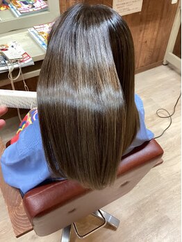 ジェリーズバーヘアー(JERRY'S Bar HAIR)の写真/【髪の質を高めるメテオトリートメント取り扱いサロン】今までにないうるツヤ髪を是非ご体感ください。