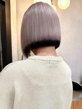 ウェイビーズ(WAVY'S) xブリーチ/イメチェン/ホワイトブロンド/外ハネボブ/美髪/