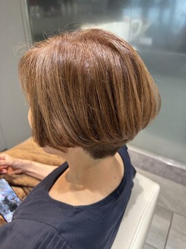 ヒスイバイケンジ(hisui by KENJE) 大人ショート/ふんわりショート/白髪ぼかし