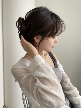 エイチ(811) ベリーショート切りっぱなしボブヘアカラーアッシュグレー前髪