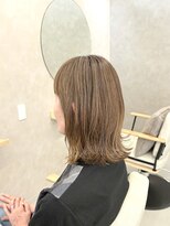 アン ヌイ 箕面萱野(an nui) 明るめのグレイカラー