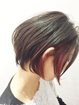 ヘアーデザイン ベルタ(Hair Design BELTA) 美シルエット/インナーカラーピンク/ショートボブ