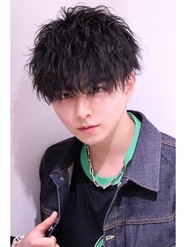 ネイビー(NAVY) 黒髪マッシュ 波打ちパーマ 波打ちウェーブ ツイストスパイラル