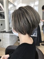 リッシュ 四街道店(Lish)&nbsp;前下がりハンサムショート×ハイライトカラー