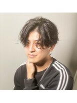 エデンバイトゥルークリエイション(EDEN by True Creation)&nbsp;ツーブロックナチュラルセンターパート黒髪韓国風ヘア