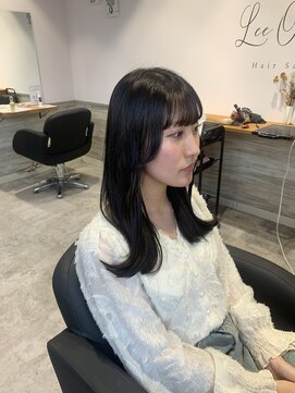 リーオオサカ(Lee Osaka) ダークグレー×くびれヘア
