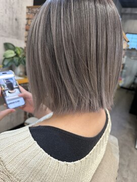 ルーナヘアー(LUNA hair) 『京都 山科 ルーナ』バレイヤージュ ホワイトグレージュ 草木