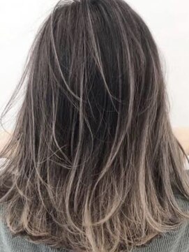 アールシリウス(R,SIRIUS) 外国人風バレイヤージュ