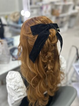 ラモ(RAMO) 編み込み入りハーフアップ