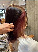 ワインレッドインナーカラー×大人可愛いナチュラルブラウン