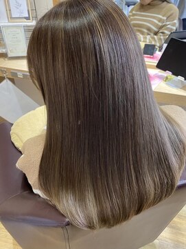 エム インターナショナル 白岡 キュート(EMU international CUTE) 酸性矯正☆透明感ハイライト