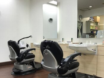 トゥギャザー(Together)の写真/〈理容室〉落ち着いた店内は初めてのお客様も緊張しにくい◎お悩みを解決し、理想のスタイルをご提案！