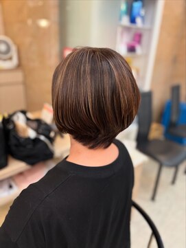 あだち美容室 宮の森店 ハイライトデザインカラー