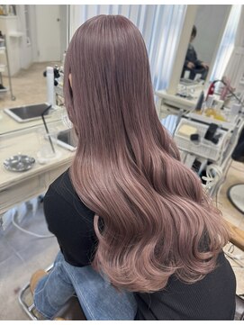 ピンクベージュ