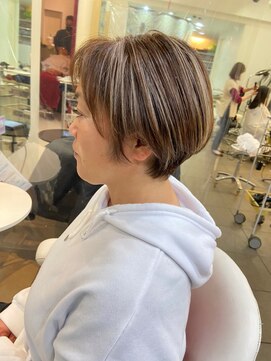 インデックスヘアーユー 錦糸町店(in'dex hair - U) ショートボブ×ハイライト[錦糸町/錦糸町駅/錦糸町北口/カラー]