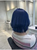 外ハネ　くびれボブ　ネイビーブルー