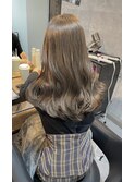 柔らかいオリーブベージュカラー