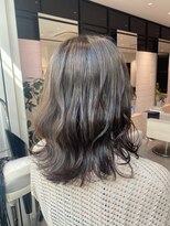 ミディアム巻き髪アレンジ波巻きレイヤーカット
