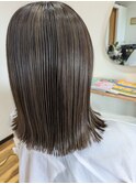 ハイライト艶カラ×切りっぱなし