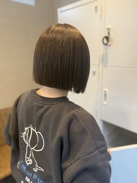 フュー 新小岩(few.) 切りっぱなしボブ×オリーブベージュ