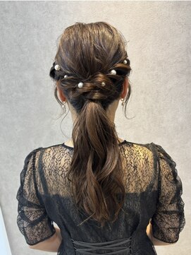 サークル(CIRCLES) ゆるふわポニーアレンジ