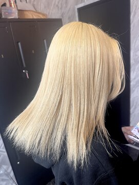 パレット 難波(Palette) 4倍レスケアブリーチで艶カラー