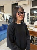 小顔大人可愛い外ハネアッシュブラウン顔周りミディ20代30代40代