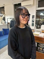 O&nbsp;小顔大人可愛い外ハネアッシュブラウン顔周りミディ20代30代40代