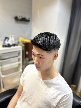 バーバーブロス(BAR BER bro's) フェザーアップ/浦安/フェード/理容室/バーバー