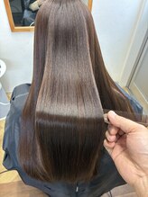 長年の経験と、毛髪化学に基づいた的確な毛髪診断であなたに合わせた施術をいたします。