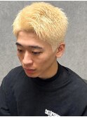 ホワイトベージュ ハイトーン ブリーチ ベリーショート 20代