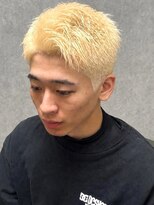 ディスイズバーバーフォース(THIS IS BARBER 4th)&nbsp;ホワイトベージュ ハイトーン ブリーチ ベリーショート 20代