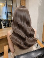 ラックスビーギャラリー なんば駅前店(LUXBE GALLERY) 髪質改善 ミルクティーベージュ 艶巻き髪ロング