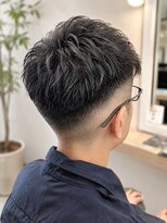 ウルッシュ(Urlush) スキンフェード×アップバングショート