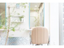 ベルーガの雰囲気（店内は白と青のフレッシュなイメージ）