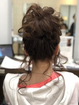 クアトロ 小山店(QUATRO) ルーズお団子アレンジ