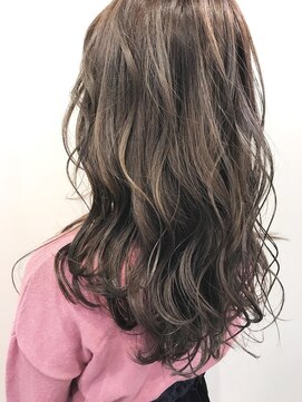 ティンク 天神(Tink) イルミナ×サンドベージュ