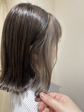 ネオリーブエム(Neolive em;) インナーカラー×フェイスフレーミング　ミルクティーグレージュ