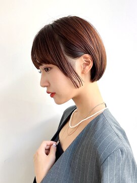 トルネード(TORNADO) 大人ショートボブ前髪ありフェイスレイヤー丸顔面長絶壁 K1005
