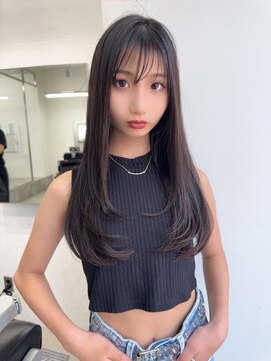 ロンド クラン 岡崎(Lond Clan) リフトレイヤー　ツヤ髪スタイル　アッシュカラー