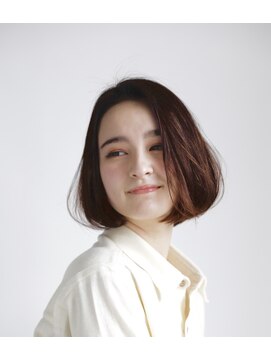 グリッスン(Glisten) フワッと可愛いナチュラルボブ