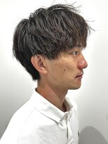 ヒュイル バイ ニアウ(Hwyl by Niau)&nbsp;メンズマッシュパーマニュアンスパーマスパイラルパーマ刈り上げ